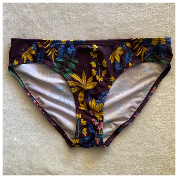 Mimi Maternity swim set tankini & bikini bottom - Picture 7 of 9